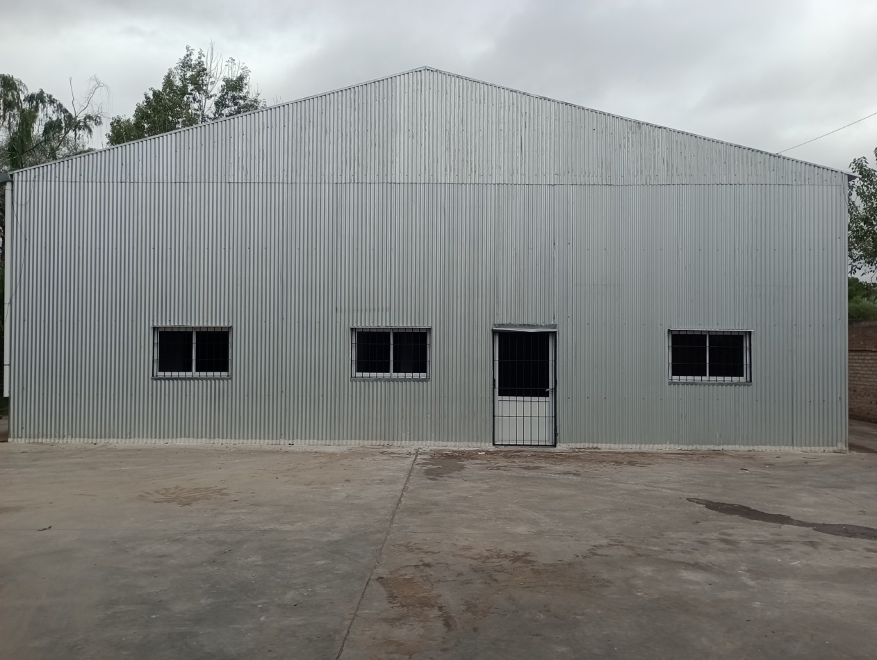 Exelente Galpon sobre la Colectora Isidoro Brunengo