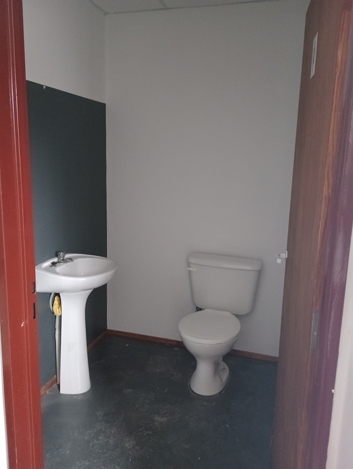 Exelente Galpon sobre la Colectora Isidoro Brunengo